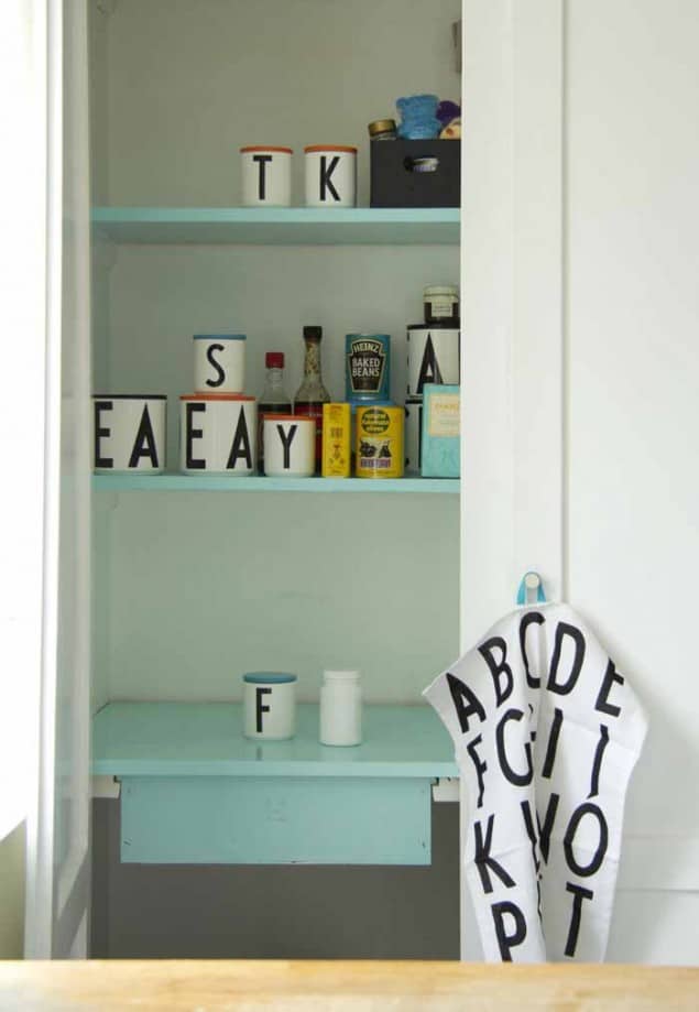 Design Letters + Arne Jacobsen kokkenskabkitchen cupboard 