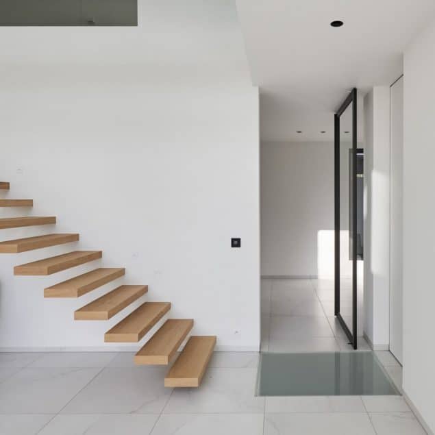 portapivot-6530-glass-and-aluminium-pivoting-doors