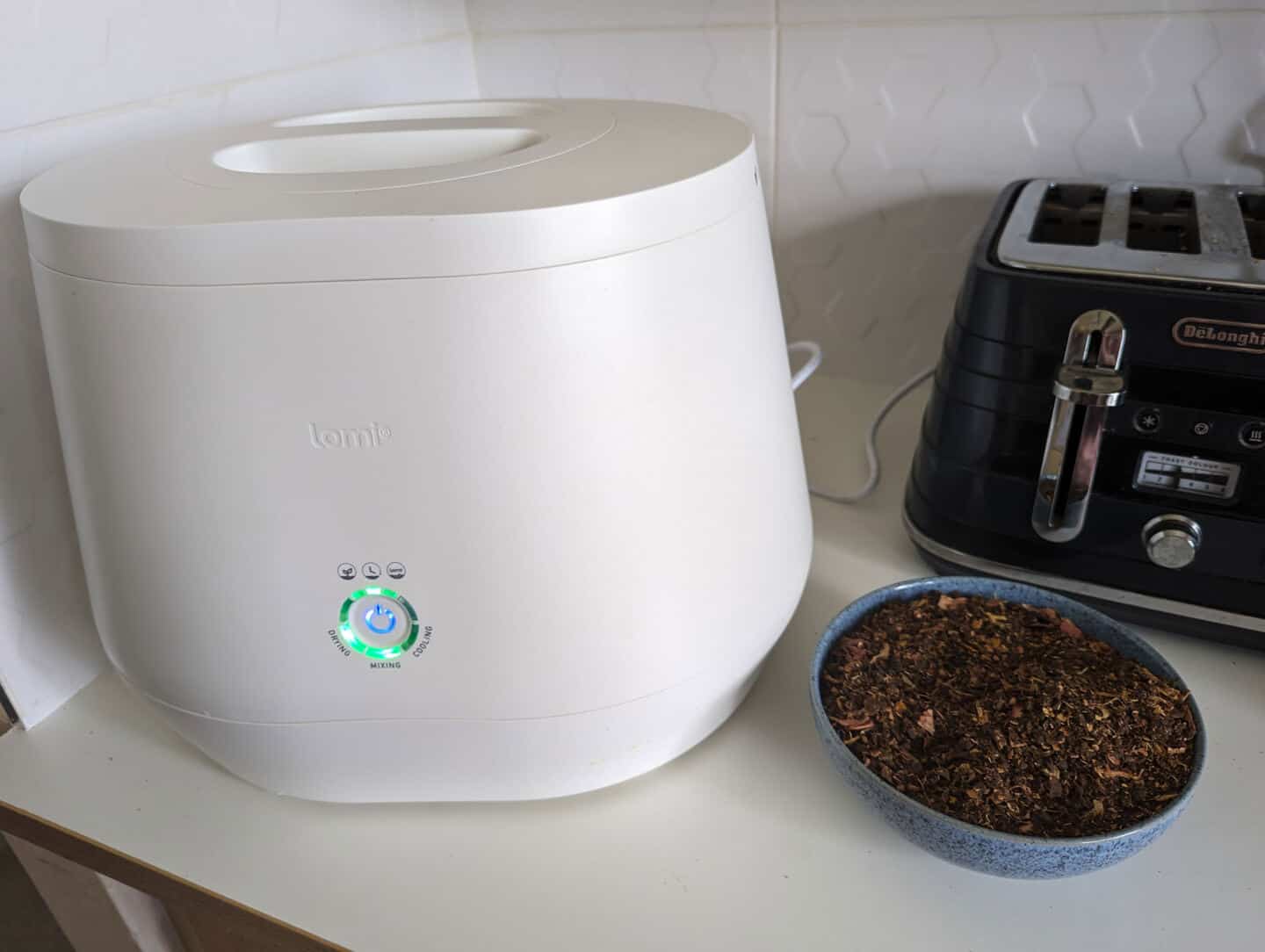 Review: How Good is the Lomi Kitchen Composter?